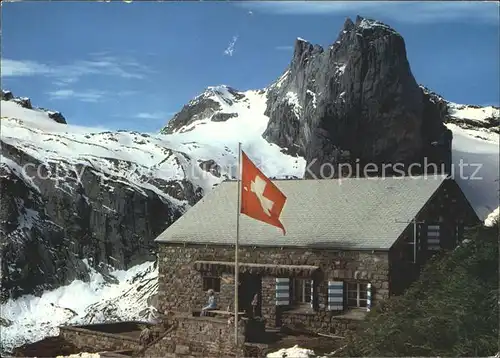 AK / Ansichtskarte Huefihuette Sektion Pilatus SAC Blick auf Chalchschijen Schweizer Flagge Kat. Huefi