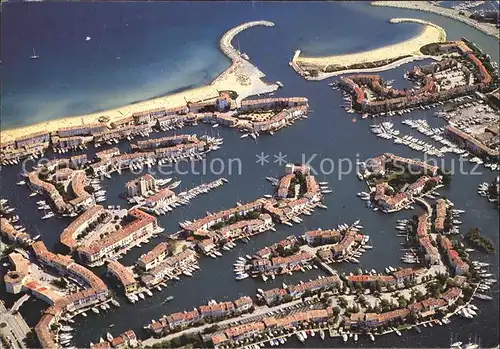 AK / Ansichtskarte Grimaud Port vue aerienne de la cite lacustre Kat. Grimaud