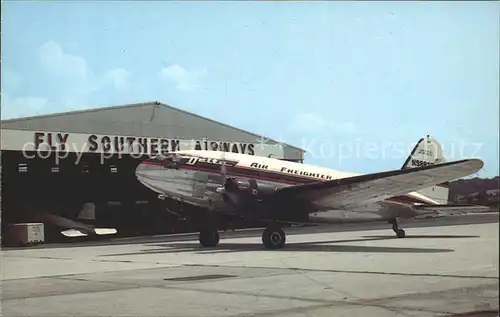 AK / Ansichtskarte Flugzeuge Zivil Delta Air Lines C 46  Kat. Airplanes Avions