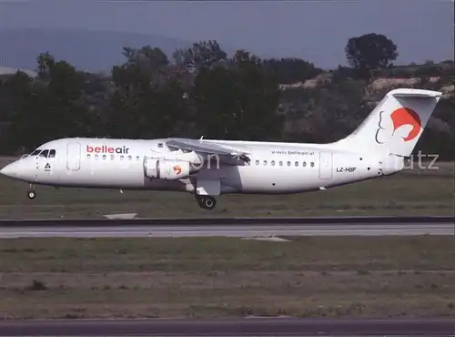 AK / Ansichtskarte Flugzeuge Zivil Belle Air BAe 146 300 LZ HBF c n 3146 Kat. Airplanes Avions