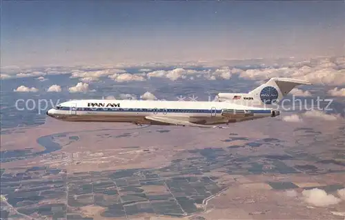 AK / Ansichtskarte Flugzeuge Zivil Pan American World Ways Boeing 727 221A  Kat. Airplanes Avions