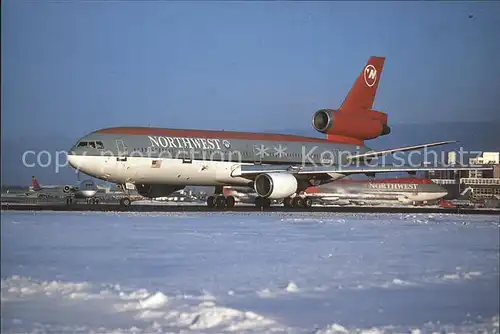 AK / Ansichtskarte Flugzeuge Zivil Northwest DC 10 30 N220NW  Kat. Airplanes Avions