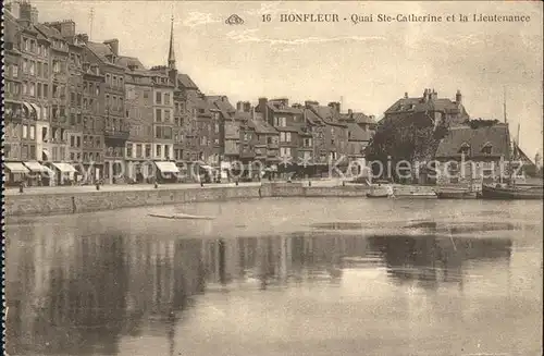 AK / Ansichtskarte Honfleur Quai Saint Catharine et la Lieutenance Kat. Honfleur