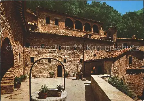 AK / Ansichtskarte Assisi Umbria Eremo delle Carceri Chiostro Einsiedelei Kloster Klosterhof Kat. Assisi