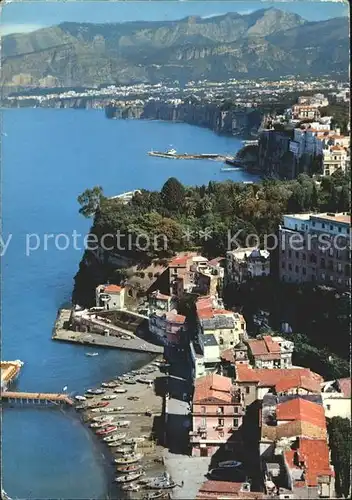 AK / Ansichtskarte Sorrento Campania Panorama Hafen Kueste Kat. Sorrento