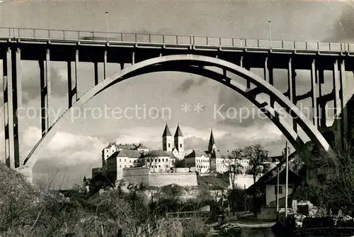 AK / Ansichtskarte Veszprem Viadukt mit Burg  Kat. Ungarn