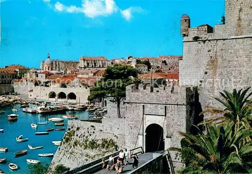 AK / Ansichtskarte Dubrovnik Ragusa Hafen Festung Altstadt Kat. Dubrovnik