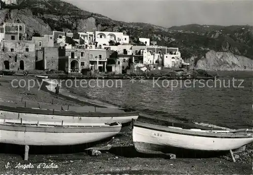 AK / Ansichtskarte Sant Angelo Ischia Strand Boot Kueste