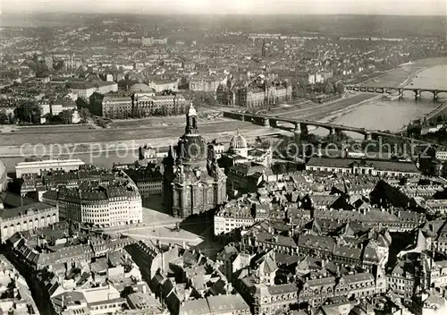 AK / Ansichtskarte Dresden Neumarkt und Frauenkirche Fliegeraufnahme Kat. Dresden Elbe