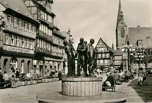 AK / Ansichtskarte Quedlinburg Marktplatz mit Muenzberger Musikanten Kat. Quedlinburg