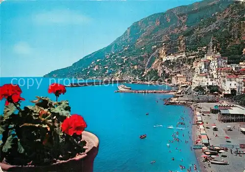 AK / Ansichtskarte Amalfi Spiaggia ed il Porto Strand Hafen Kueste Kat. Amalfi