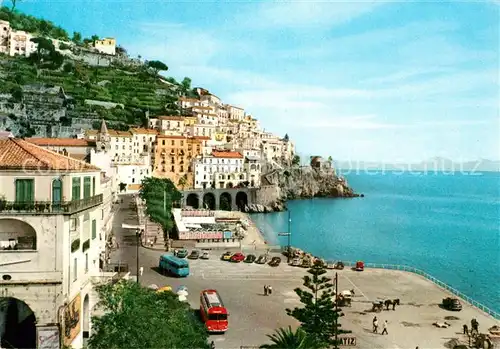 AK / Ansichtskarte Amalfi Panorama e spiaggia Strand Kueste Kat. Amalfi