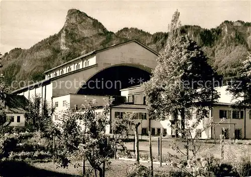 AK / Ansichtskarte Oberammergau Passionstheater gegen Kofel Kat. Oberammergau