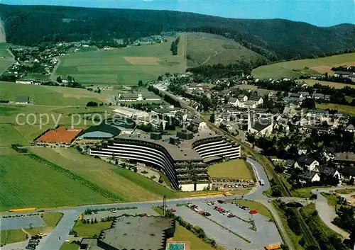 AK / Ansichtskarte Willingen Sauerland Fliegeraufnahme mit Sauerland Stern Kat. Willingen (Upland)