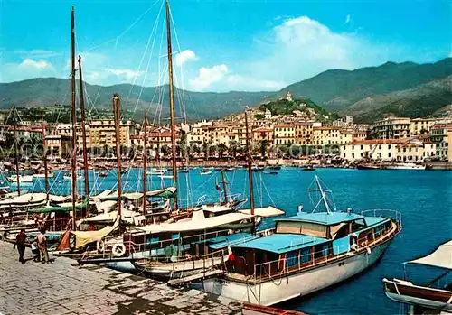 AK / Ansichtskarte Sanremo Scorcio panoramico dal Molo Hafen Mole Segelboote Kat. 