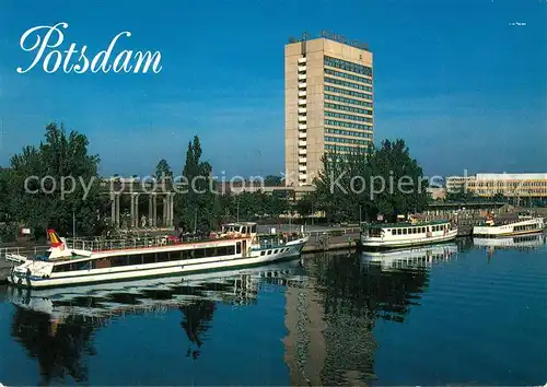 AK / Ansichtskarte Potsdam Dampferanlegestelle Hotel Potsdam Kat. Potsdam