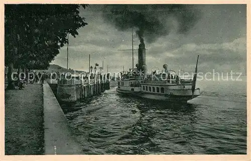 AK / Ansichtskarte Dampfer Seitenrad Meersburg Bodensee Landungsplatz  Kat. Schiffe