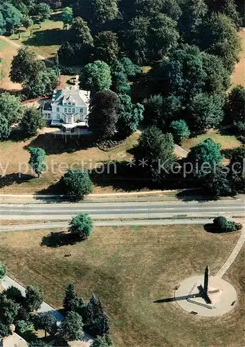 AK / Ansichtskarte Oosterbeek Airbornemonument en Airborne Museum vue aerienne Kat. Arnhem