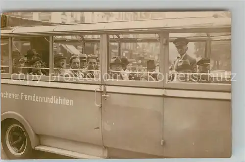 AK / Ansichtskarte Autobus Omnibus Muenchen Fremden Rundfahrten Foto  Kat. Autos