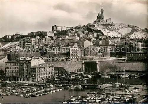 AK / Ansichtskarte Marseille Bouches du Rhone Bassin du Carenage Port au fond Basilique de Notre Dame de la Garde
