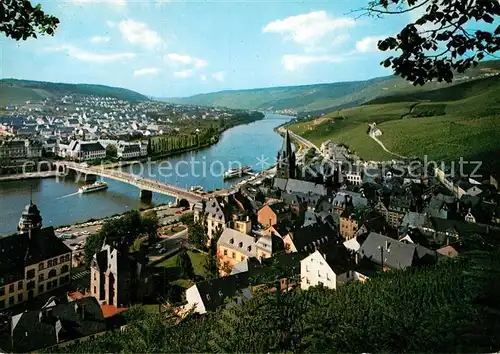 AK / Ansichtskarte Bernkastel Kues Panorama Weinstadt an der Mosel Weinberge Kat. Bernkastel Kues