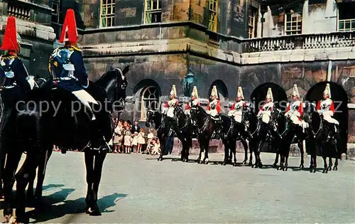 AK / Ansichtskarte Leibgarde Wache Horse Guards Whitehall London  Kat. Polizei