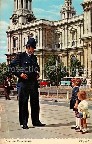 AK / Ansichtskarte Polizei London Policeman  Kat. Polizei