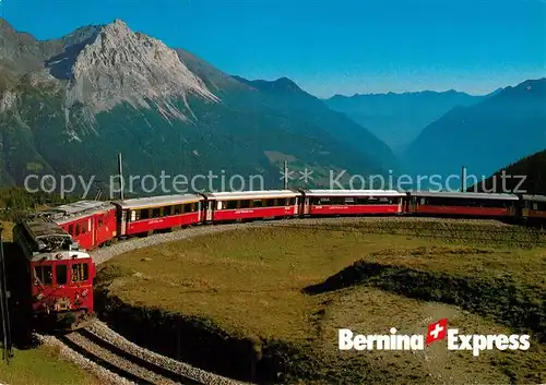 AK / Ansichtskarte Eisenbahn Bernina Express Rhaetische Bahn Alp Gruem  Kat. Eisenbahn