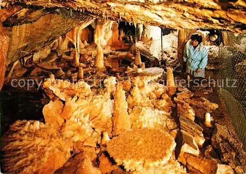 AK / Ansichtskarte Hoehlen Caves Grottes Attendorn Tropfsteinhoehle Kristallgrotte  Kat. Berge