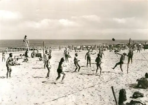 AK / Ansichtskarte Kuehlungsborn Ostseebad Strandsportplatz Beachvolleyball Kat. Kuehlungsborn