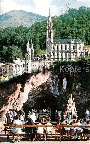 AK / Ansichtskarte Lourdes Hautes Pyrenees Basilique Grotte  Kat. Lourdes