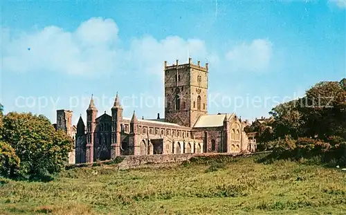 AK / Ansichtskarte St Davids Pembrokeshire St Davids Cathedral Kat. Pembrokeshire