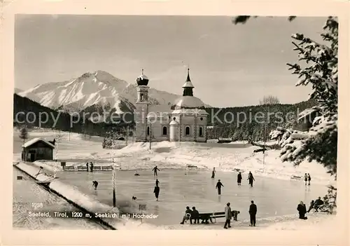 AK / Ansichtskarte Seefeld Tirol Seekirchl mit Hocheder Eislaufbahn Wintersportplatz Kat. Seefeld in Tirol