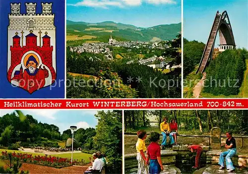 AK / Ansichtskarte Winterberg Hochsauerland Panorama Skisprungschanze Kurpark Konzertpavillon Brunnen Quelle Wappen Kat. Winterberg