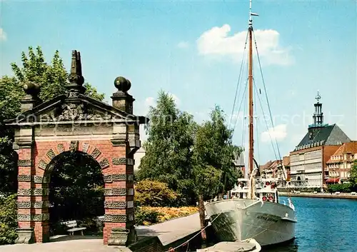 AK / Ansichtskarte Emden Ostfriesland Hafentor und Rathaus Segelboot Kat. Emden