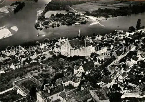 AK / Ansichtskarte Candes Saint Martin Vue d ensemble et l Eglise vue aerienne Kat. Candes Saint Martin