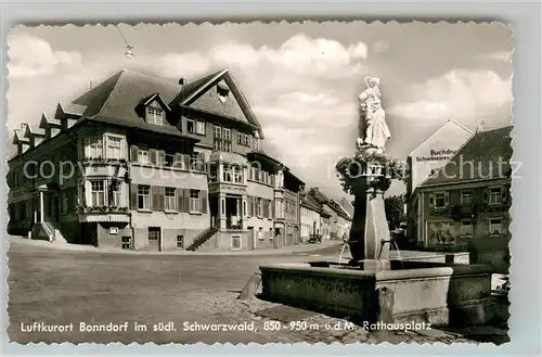 AK / Ansichtskarte Bonndorf Schwarzwald Rathaus Brunnen Kat. Bonndorf