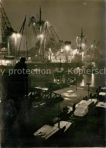 AK / Ansichtskarte Bremen Naechtlicher Hafen Kat. Bremen