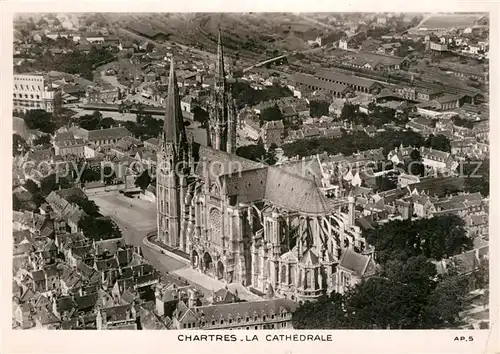AK / Ansichtskarte Chartres Eure et Loir Cathedrale vue aerienne Kat. Chartres