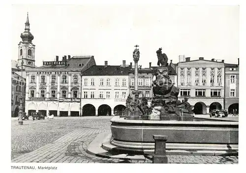 AK / Ansichtskarte Trautenau Tschechien Marktplatz Brunnen Kat. Trutnov