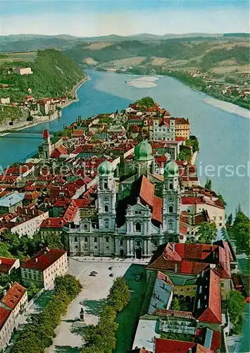 AK / Ansichtskarte Passau Dreifl?ssestadt Fliegeraufnahme Dom Altstadt  Kat. Passau