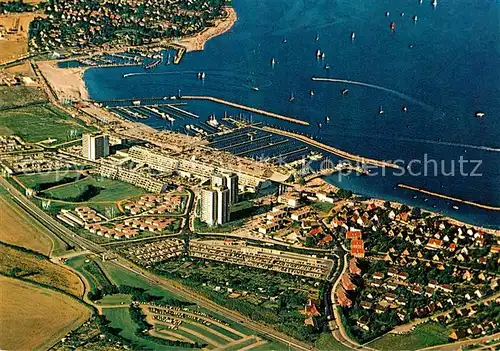 AK / Ansichtskarte Kiel Fliegeraufnahme mit Hafen Strand Kat. Kiel