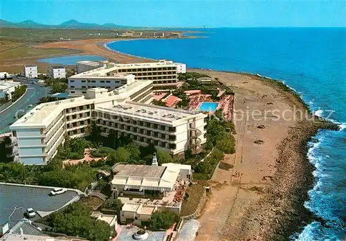 AK / Ansichtskarte Lanzarote Kanarische Inseln Hotel San Antonio Playa e los Poscillos Fliegeraufnahme 