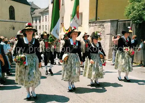 AK / Ansichtskarte Trachten Tirol Trachtenumzug Marketenderinnen  Kat. Trachten