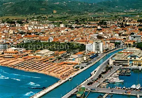 AK / Ansichtskarte Viareggio Fliegeraufnahme Hafen Kat. viareggio