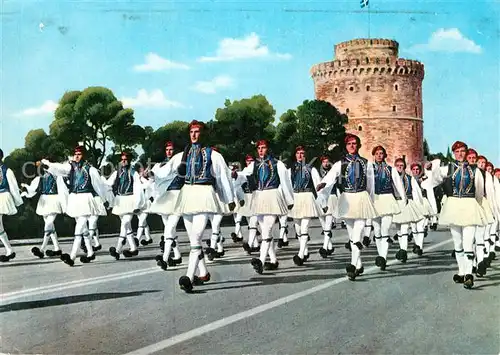 AK / Ansichtskarte Leibgarde Wache Thessaloniki Parade Evzonen  Kat. Polizei