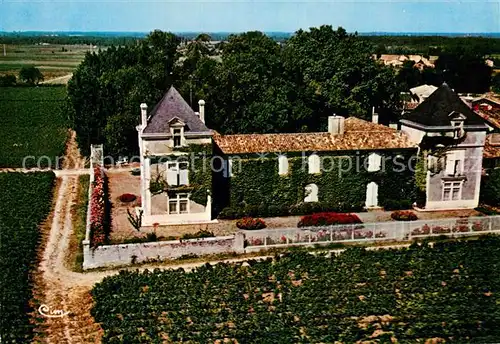 AK / Ansichtskarte Saint Estephe Gironde Le Chateau de Pez Vue aerienne Kat. Saint Estephe