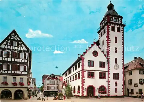 AK / Ansichtskarte Mosbach Baden Marktplatz mit Rathaus Fachwerk Historisches Gebaeude Fussgaengerzone Kat. Mosbach