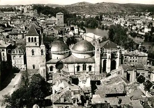 AK / Ansichtskarte Cahors en Quercy Cathedrale Sainte Etienne vue aerienne