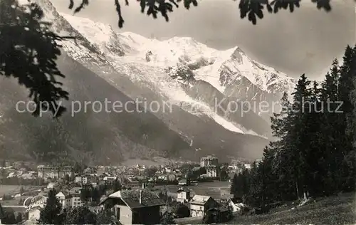 AK / Ansichtskarte Chamonix Vue generale et le Mont Blanc Kat. Chamonix Mont Blanc